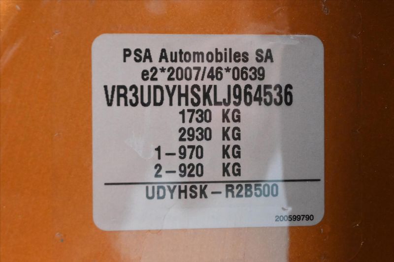 Peugeot 2008 1,5 BlueHDi 81 kW Allure Záruk - fotka 12 z 29
