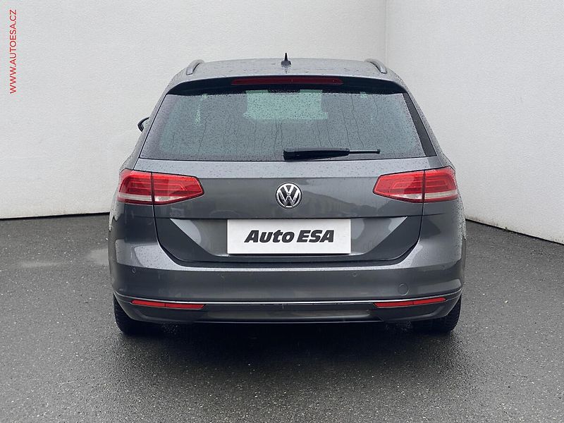 Volkswagen Passat (2015) 1.6TDi, Comfortline, DSG - fotka 5 z 18