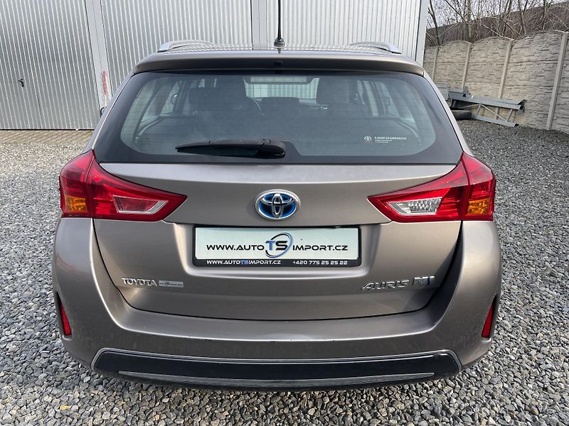 Toyota Auris 1.8i 16v HYBRID AUT NAVI CAM!! - fotka 8 z 166