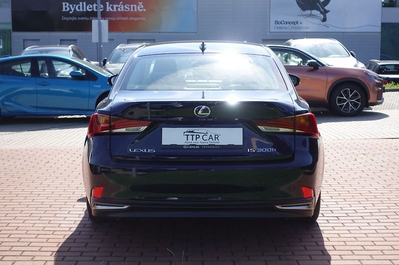 Lexus IS 300h Executive Navi - fotka 6 z 34