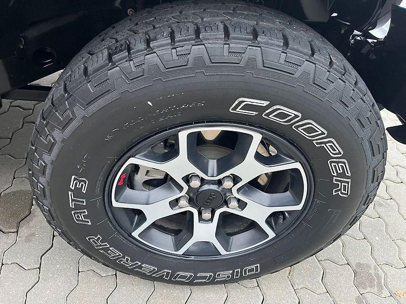 Jeep Wrangler 2.0 T 272K Unlimited Rubicon A - fotka 9 z 9