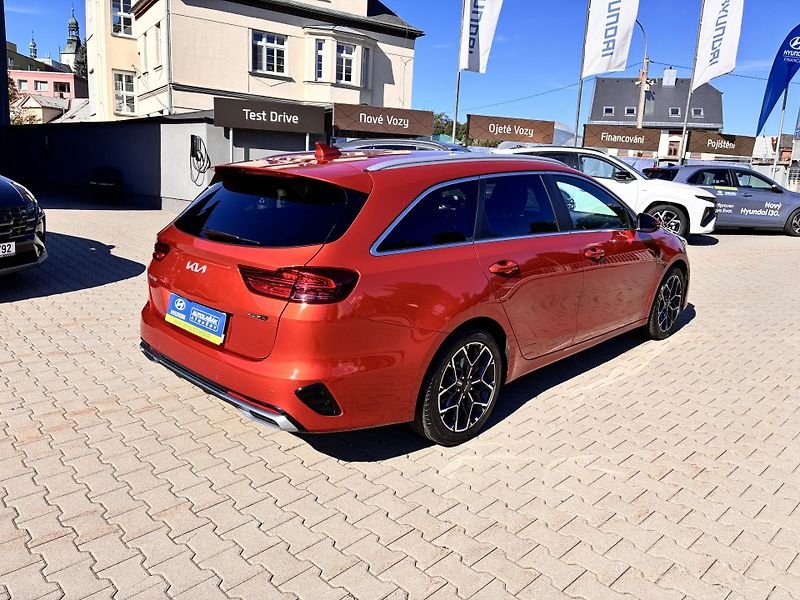 Kia Ceed 1.5T-GDi 118kW GT LINE AUTOMAT - fotka 7 z 38