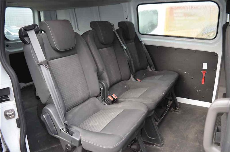 Ford Transit (2022) CUSTOM 2,0 D - fotka 17 z 19