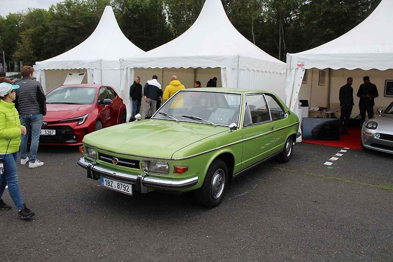 Na Autodromu Most byl motoristický festival The Most Classic. Na snímku je vystavené Porsche 911.