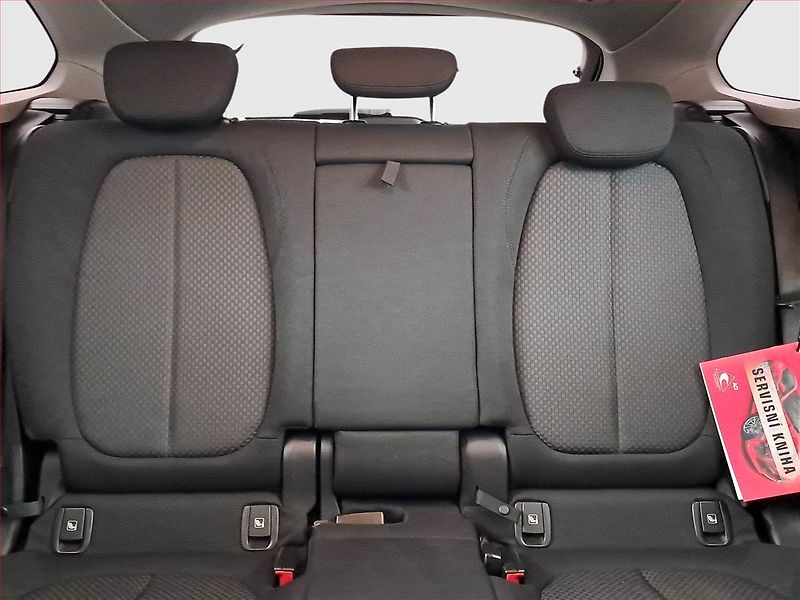 BMW X1 (2018) sDrive18d, Serv.kniha - fotka 10 z 15