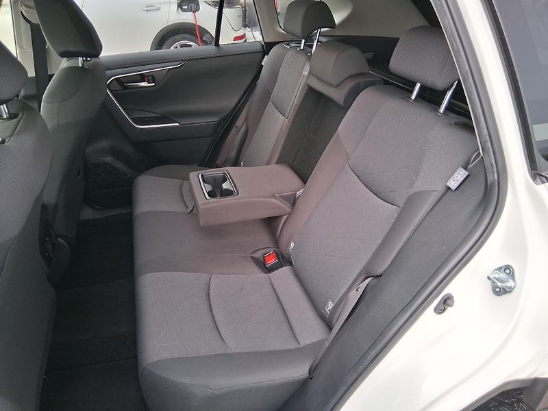 Toyota RAV4 COMF. STYLE 2.0 VVTi 4x4 129kW - fotka 5 z 27