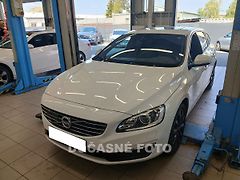 Volvo V60 (2017) 2.0 D, servis.kniha, AT - fotografie inzerátu