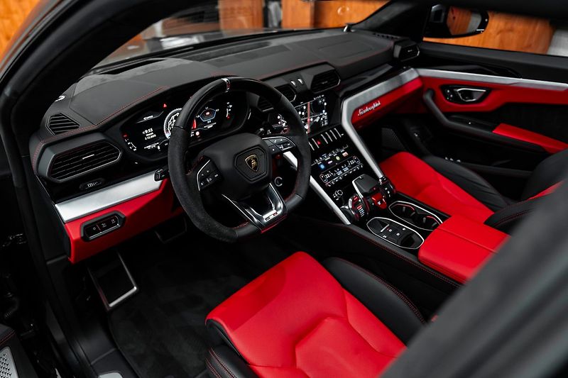 Lamborghini Urus 4.0 V8, B&O, Pano, Masáže, Noč - fotka 21 z 36