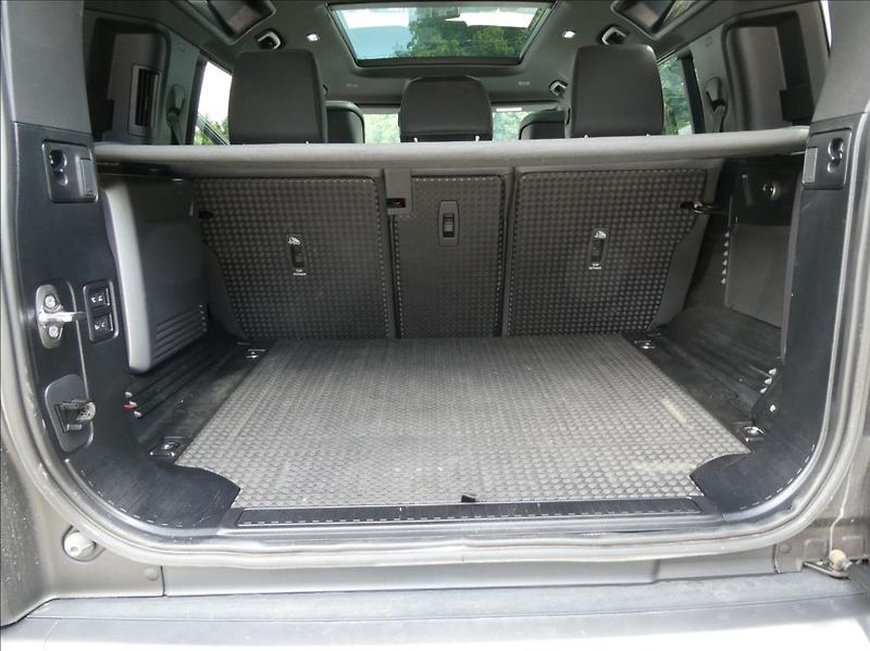 Land Rover Defender 5,0 P525 Carpath.EDT,1Maj,DPH - fotka 41 z 47