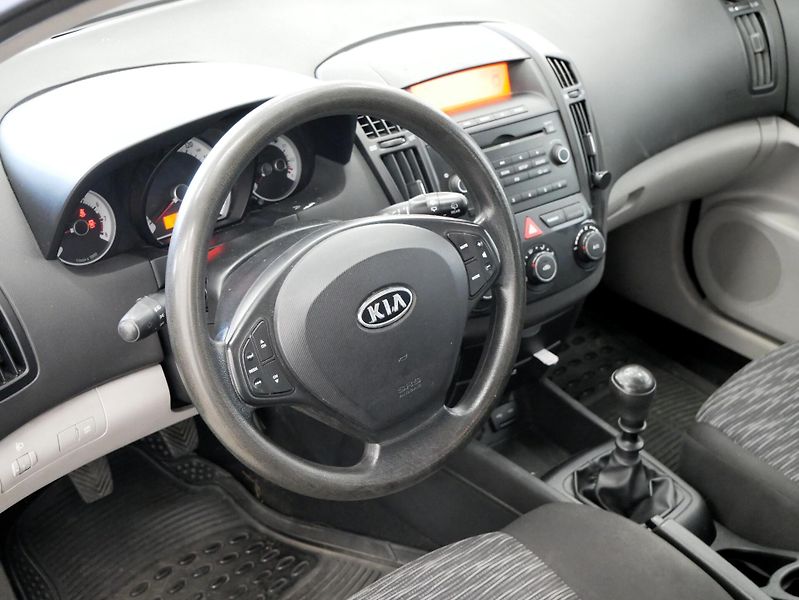 Kia Ceed - fotka 5 z 6