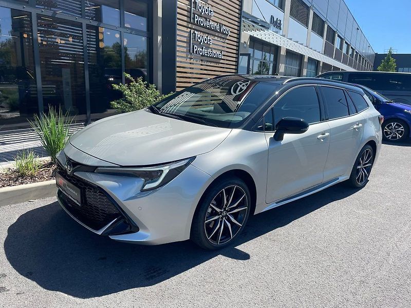Toyota Corolla 2.0 Hybrid Automat GR SPORT - fotka 2 z 29