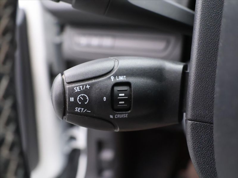 Peugeot 2008 1,6 HDI 73kW CZ - fotka 16 z 29