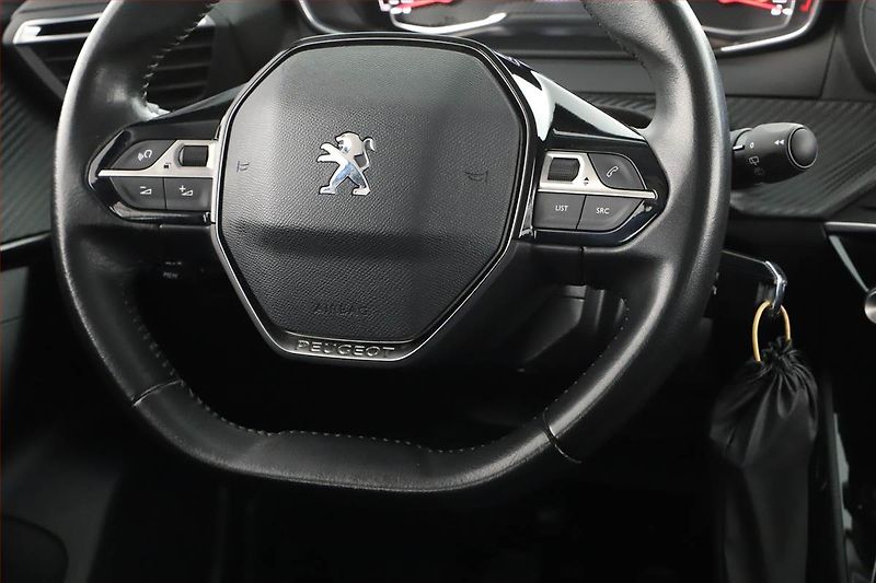 Peugeot 2008 (2021) 1.2 PureTech, Serv.kniha - fotka 15 z 17
