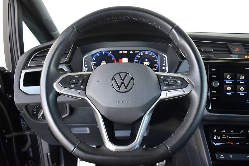 Volkswagen Touran (2023) 1.5TSI 110kW DSG, LED - fotka 19 z 26