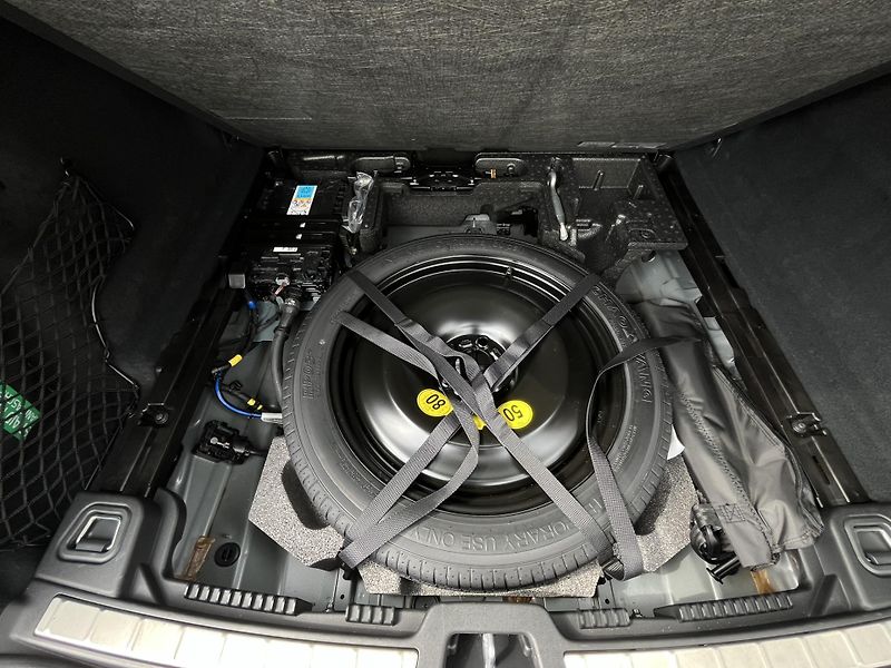 Volvo XC60 B5 AWD PLUS DARK/360/vent/kola - fotka 26 z 50