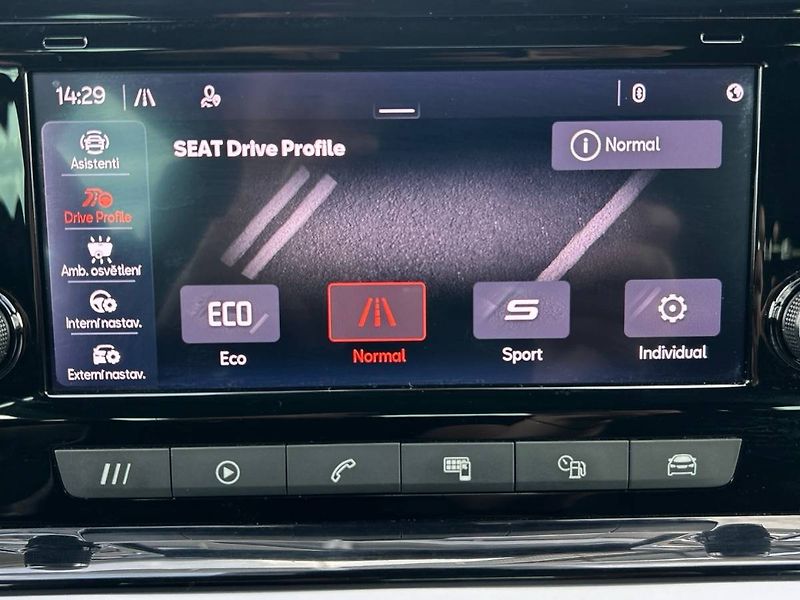 Seat Arona (2023) 1.0 TSI 7DSG FR - fotka 14 z 28