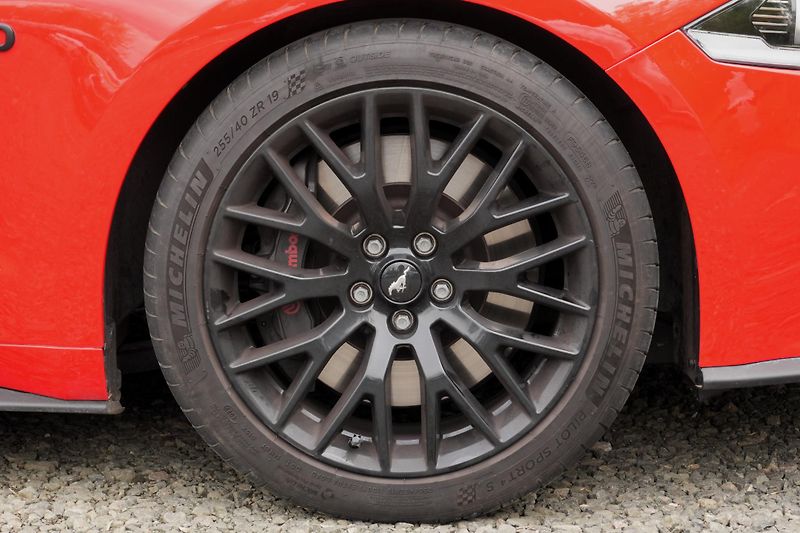 Ford Mustang 5.0 V8 GT, DPH, ACC, Ventilace - fotka 12 z 35