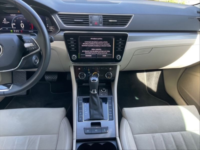 Škoda Superb 2,0 TDI STYLE DSG - fotka 10 z 11