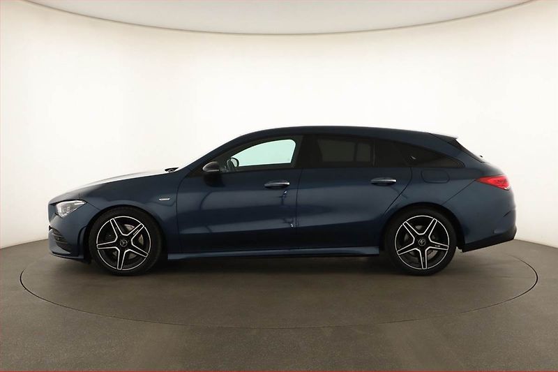Mercedes-Benz CLA (2022) AMG Paket 200 d - fotka 3 z 21