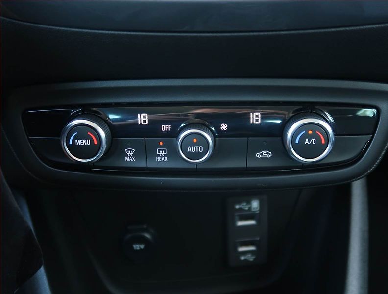 Opel Crossland X (2023) Elegance 1.2 Turbo, Serv.kniha - fotka 17 z 22