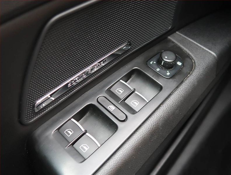 Škoda Superb (2010) Elegance 2.0 TDI, Automat - fotka 15 z 18