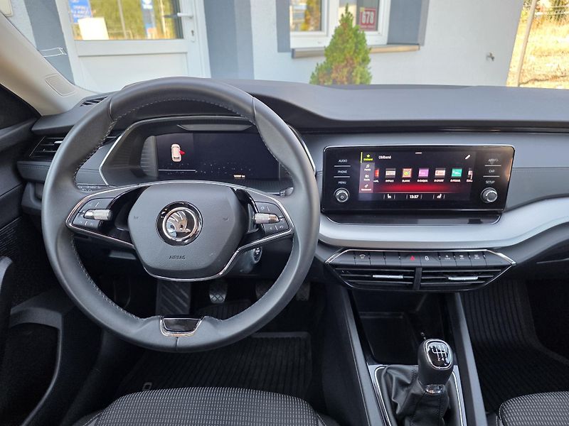 Škoda Octavia (2023) 2.0TDI AMBITON ČR NOVÉ 1.MAJ - fotka 10 z 17