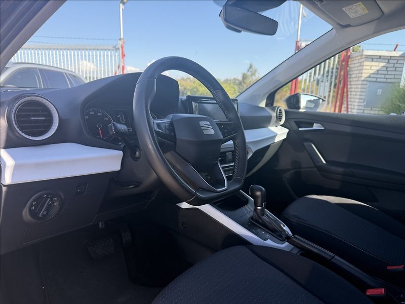 Seat Arona 1,0 TSI DSG 81kW 39.000Km - fotka 10 z 33
