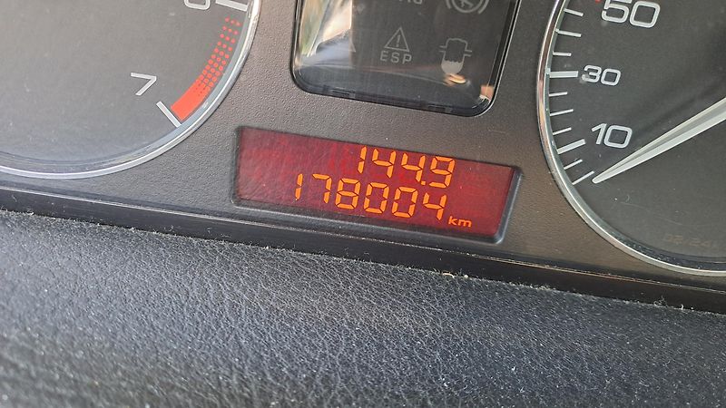 Peugeot 407 1.8i Klima - fotka 19 z 23