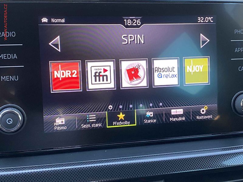 Škoda Scala (2020) 1.5 TSi, Style, DSG, kamera - fotka 16 z 19