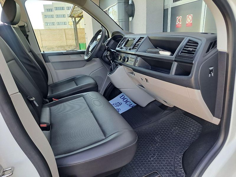 Volkswagen Transporter (2018) 2.0 TSI, 110kW, 6 míst, ZÁRUKA - fotka 19 z 27
