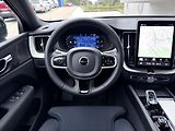 Volvo XC60 B5 AWD PLUS DARK // REZERVACE - náhled 20