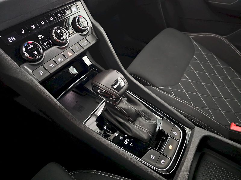 Škoda Karoq (2024) 1.5TSi 110kW DSG SPORTLINE EXC - fotka 32 z 39