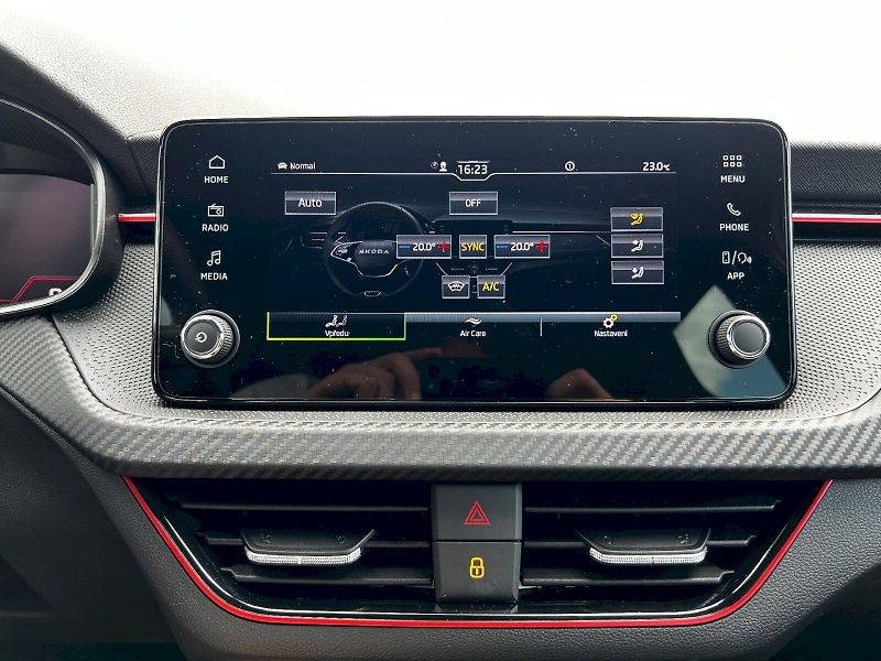 Škoda Kamiq (2025) 1.0 TSI 85kW DSG Monte Carlo - fotka 21 z 35