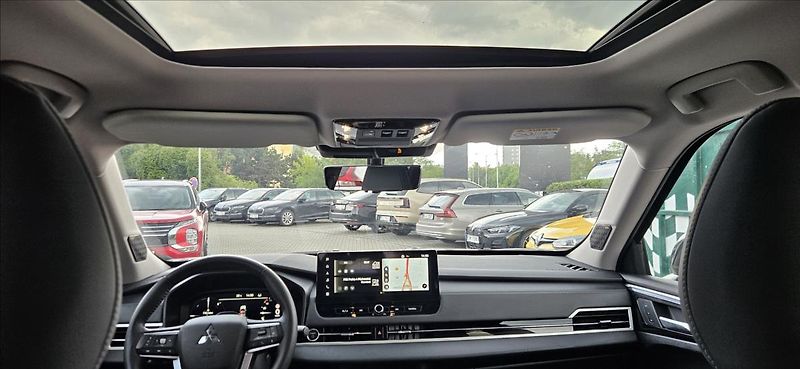 Mitsubishi Outlander 2,4 PHEV 4x4  INSTYLE - fotka 19 z 19