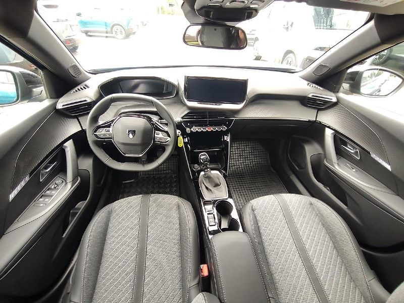 Peugeot 2008 (2026) ALLURE 1.2 100k MAN6 ALU - fotka 17 z 28
