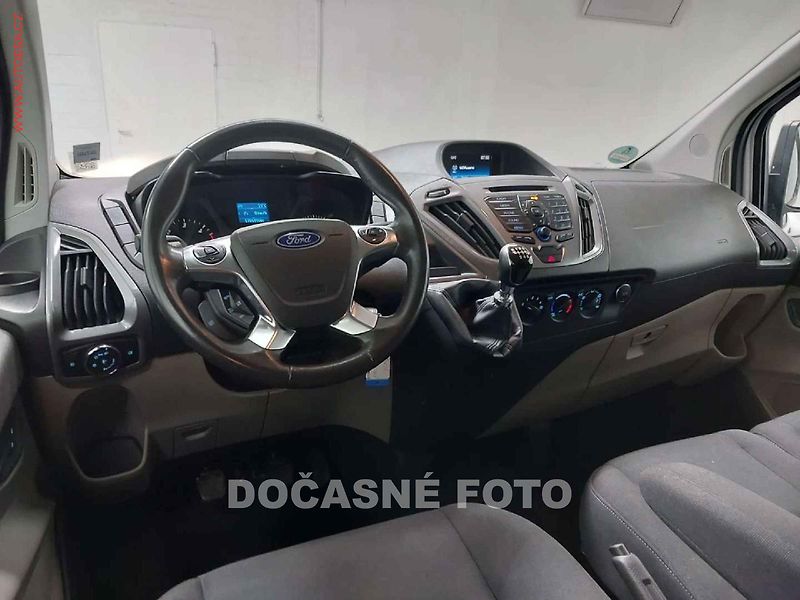 Ford Tourneo Custom (2016) 2.0TDCi, Trend, AC - fotka 8 z 13
