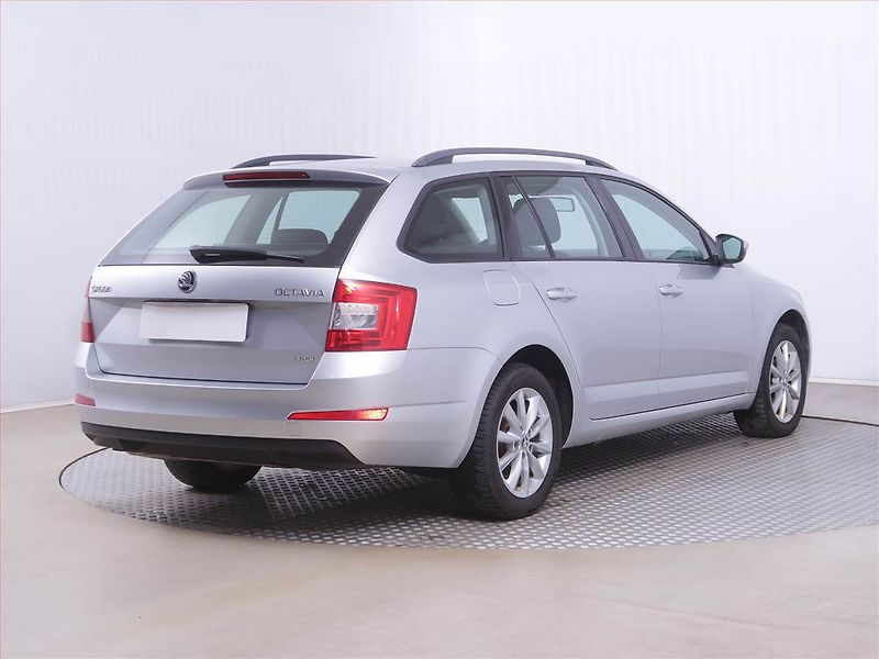 Škoda Octavia (2015) Ambition 2.0 TDI, 4X4 - fotka 5 z 14