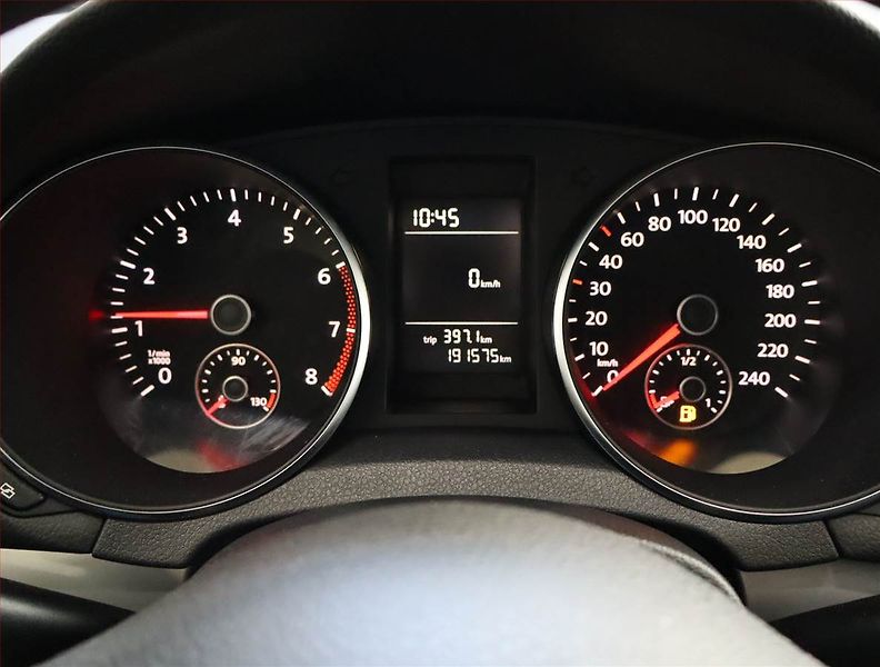 Volkswagen Golf (2009) 1.6 - fotka 11 z 18