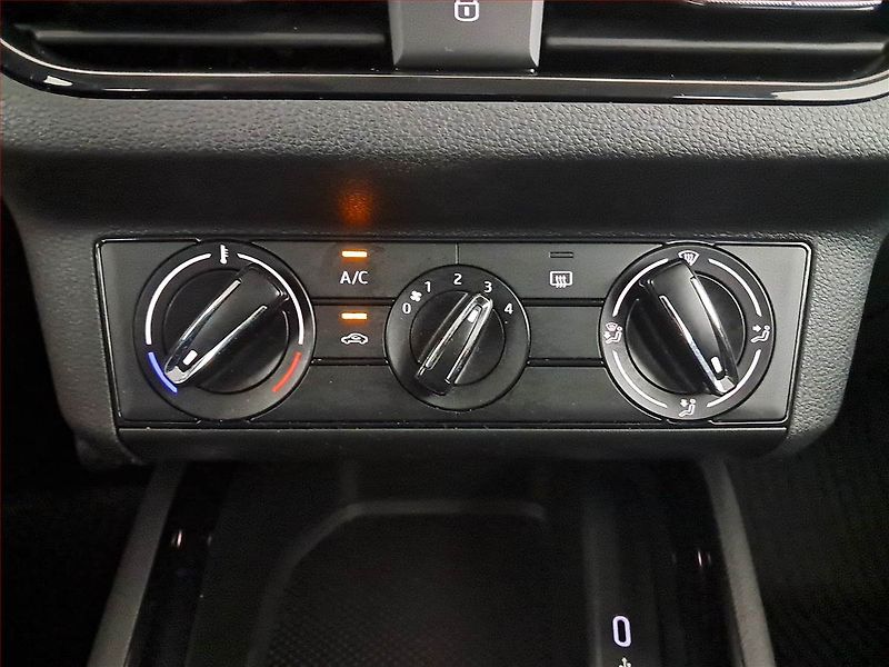 Škoda Scala (2020) Ambition 1.0 TSI, ČR,1.maj - fotka 13 z 18