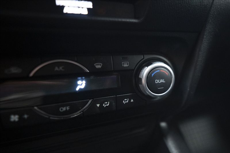Mazda 3 2,0 SKYACTIV NAVI TAŽNÉ ČR - fotka 24 z 38