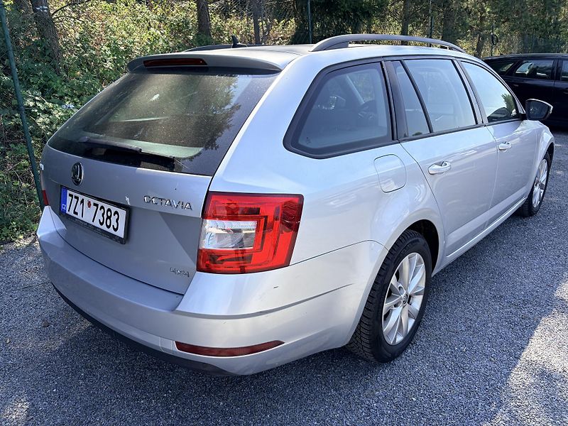 Škoda Octavia 2.0TDI 4x4 DSG - fotka 4 z 42