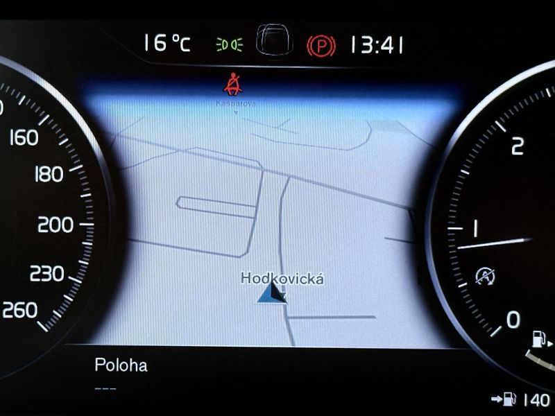 Volvo V60 CrossCountry D4 AWD // 4x4 - fotka 26 z 43