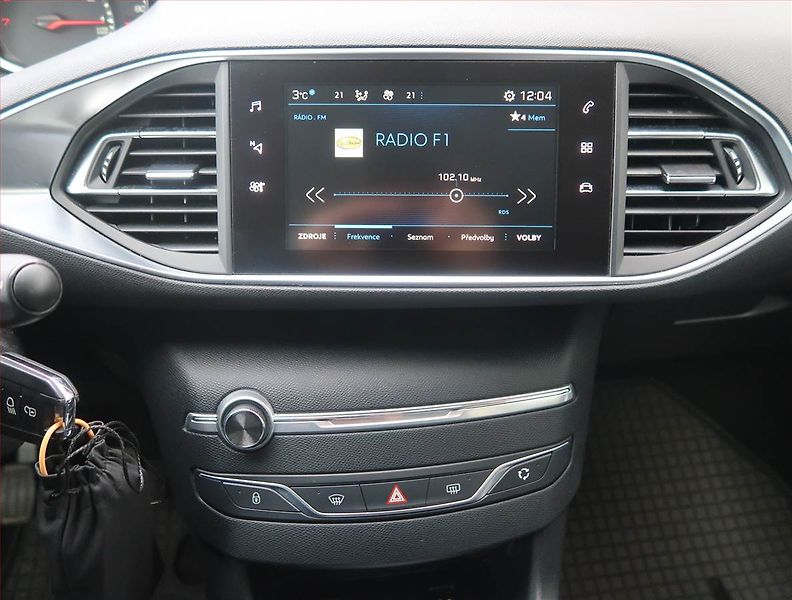 Peugeot 308 (2018) 1.2 PureTech, Serv.kniha - fotka 12 z 14