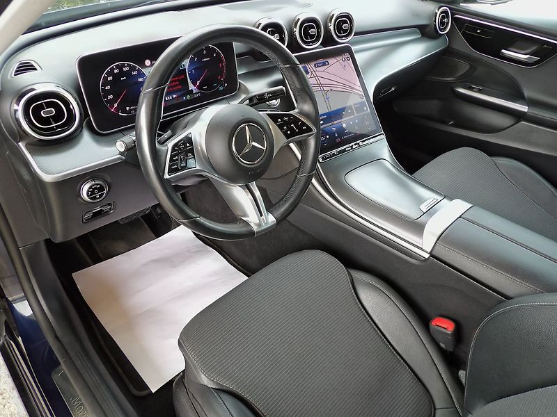 Mercedes-Benz Třídy C 220d A/T 9°LED Virtual Tažné - fotka 23 z 37