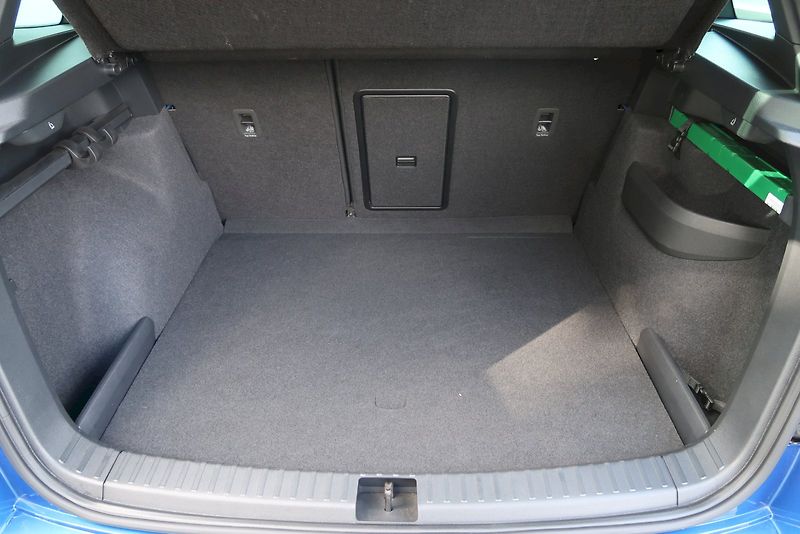 Škoda Karoq (2025) SportLine 4X4 2.0 TDI 110KW DS - fotka 11 z 20