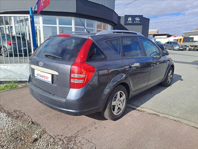 Kia Ceed 1,6 CRDi - fotka 3 z 11