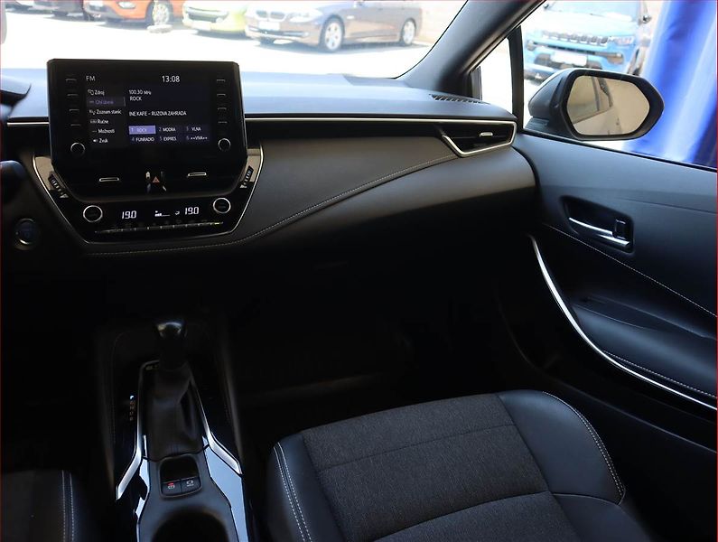 Toyota Corolla (2021) Comfort 1.8 Hybrid - fotka 8 z 22