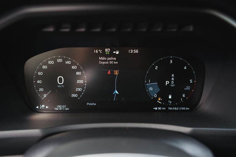 Volvo XC90 (2019) B5 AWD - fotka 15 z 28