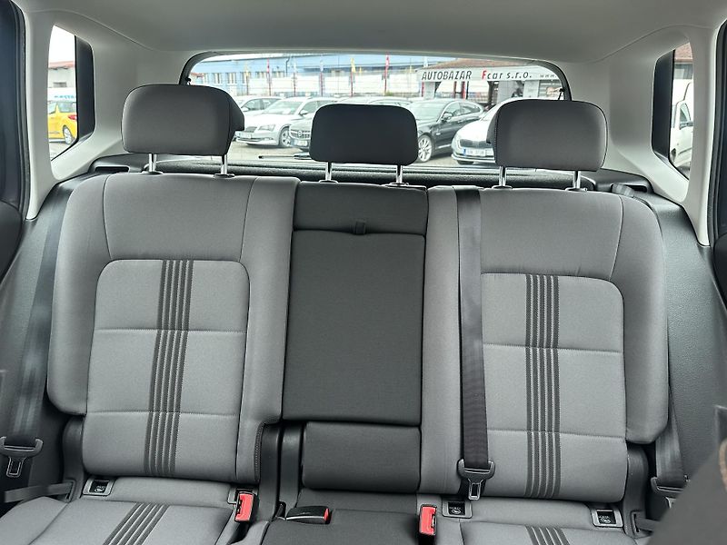 Volkswagen Golf Sportsvan (2016) 1.4 TSI DSG ser.knížka - fotka 32 z 43