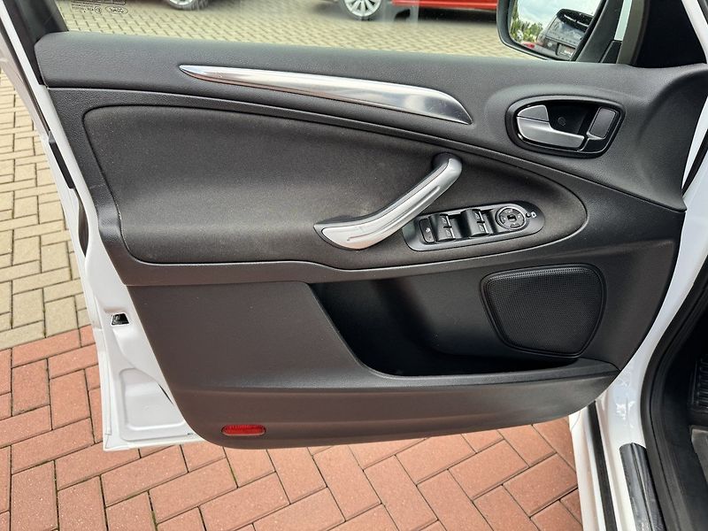 Ford S-MAX (2010) 2.0TDCi Digi Klima Tempomat - fotka 27 z 47
